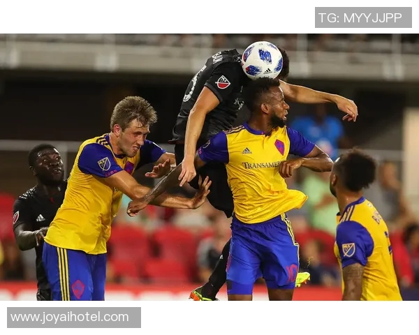 明尼苏达与达拉斯激战正酣比分悬念不断引人关注